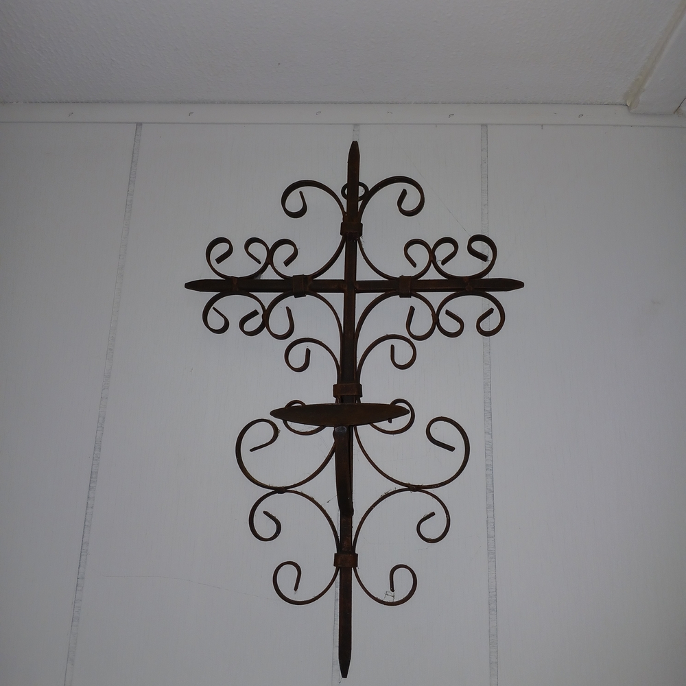 Elegant Brown Wrought Iron Wall Cross Decor
